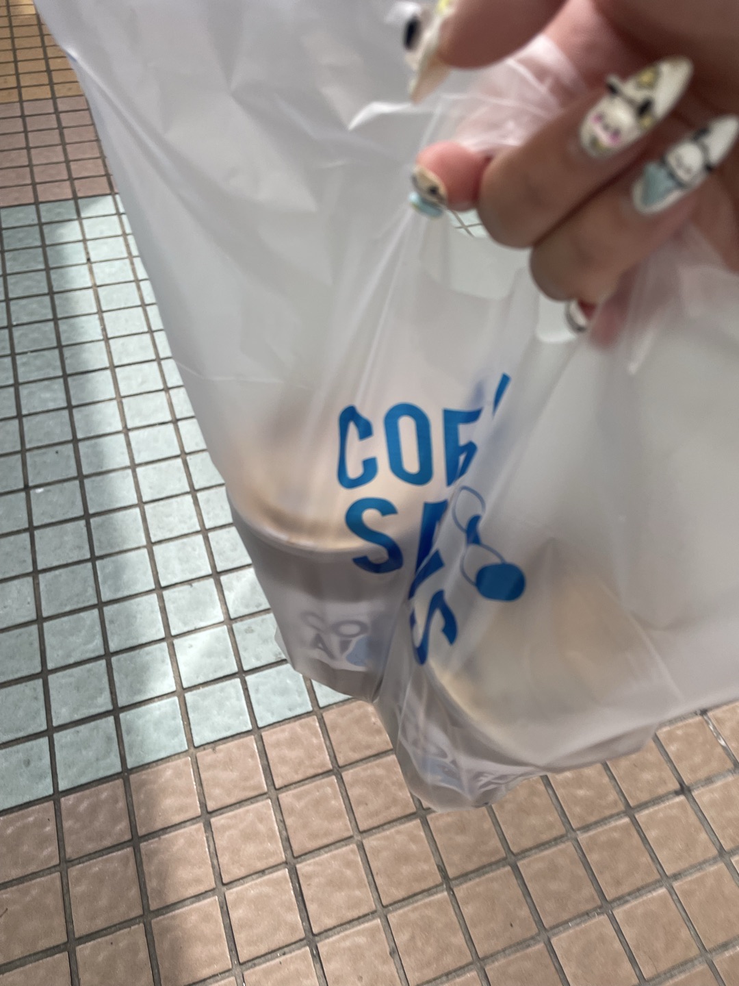 사랑니 빼서 빨대 못써서 요즘은 두개