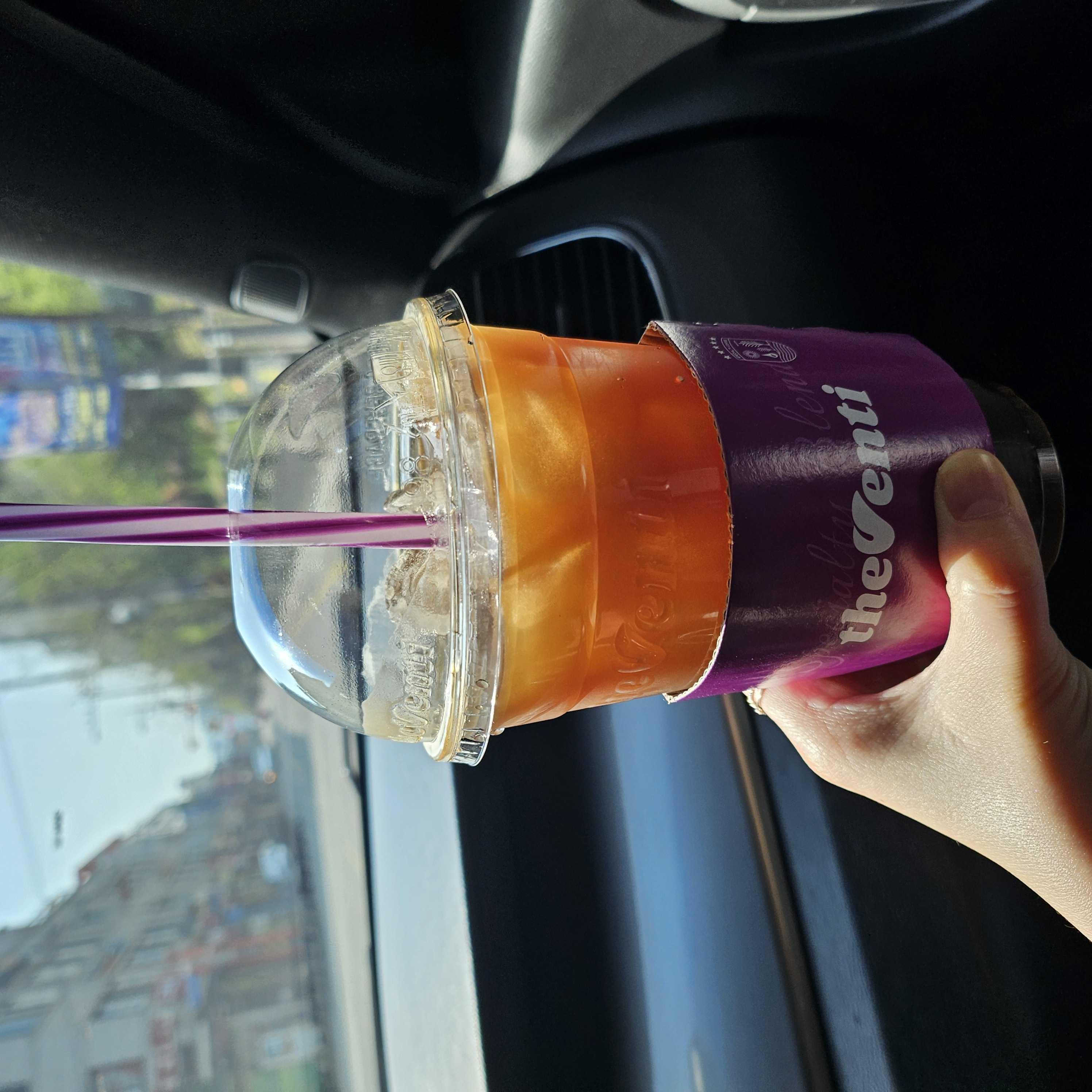 벤티 아메리카노 맛있어요^^  친절하