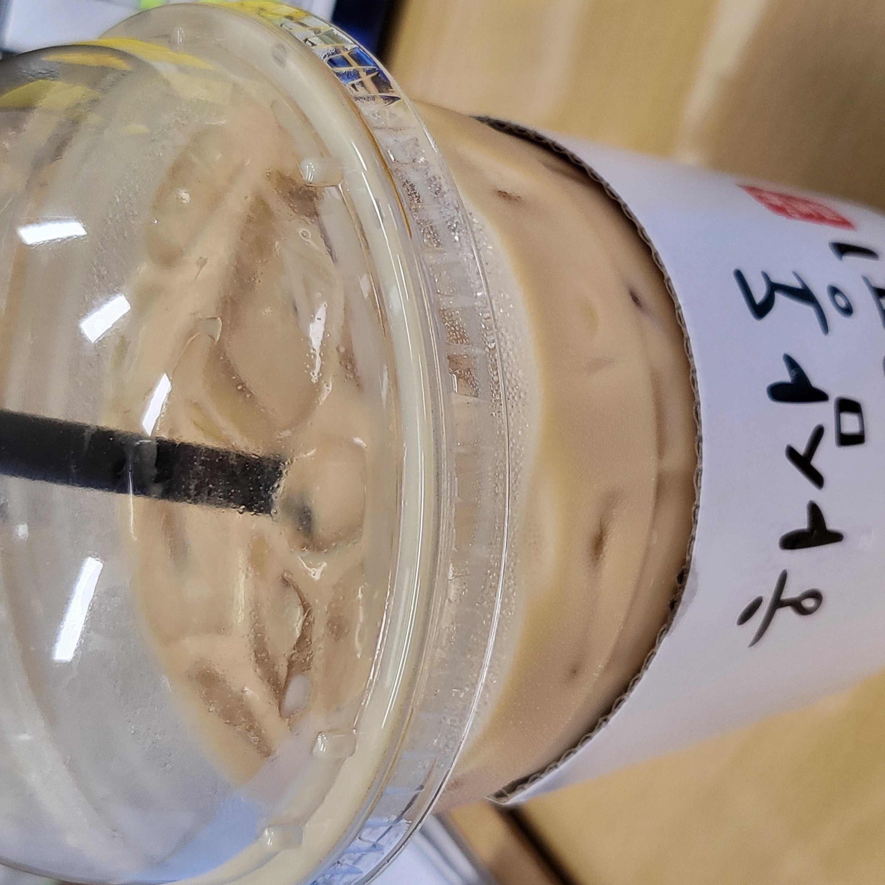 시럽없는 카페라떼를 주문했는데 시럽이