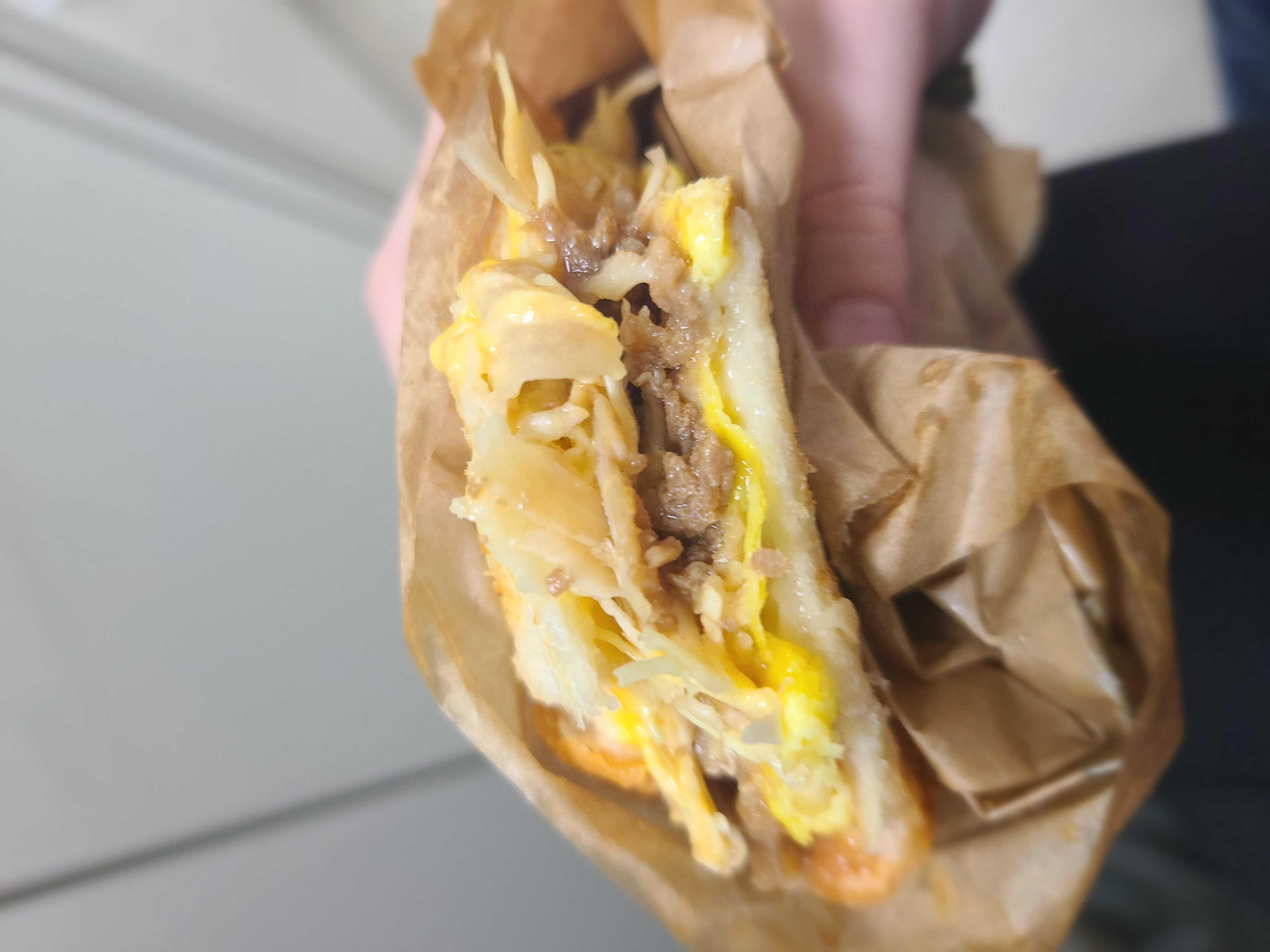 불고기 들어간 거 처음 시켜봤는데 맛