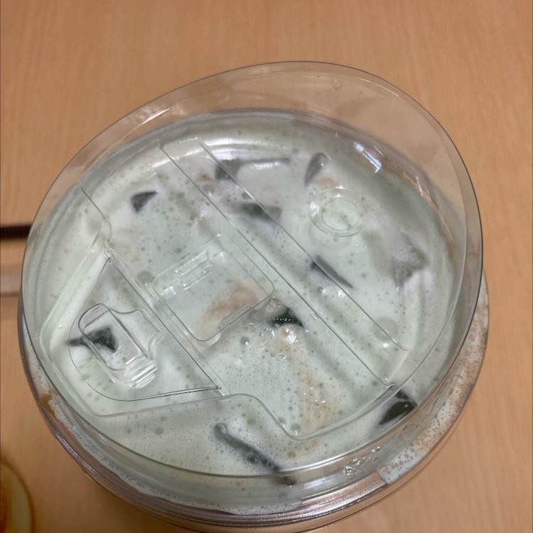 피스타치오 크림이라니 귀하다 ㄷㄷ 잘
