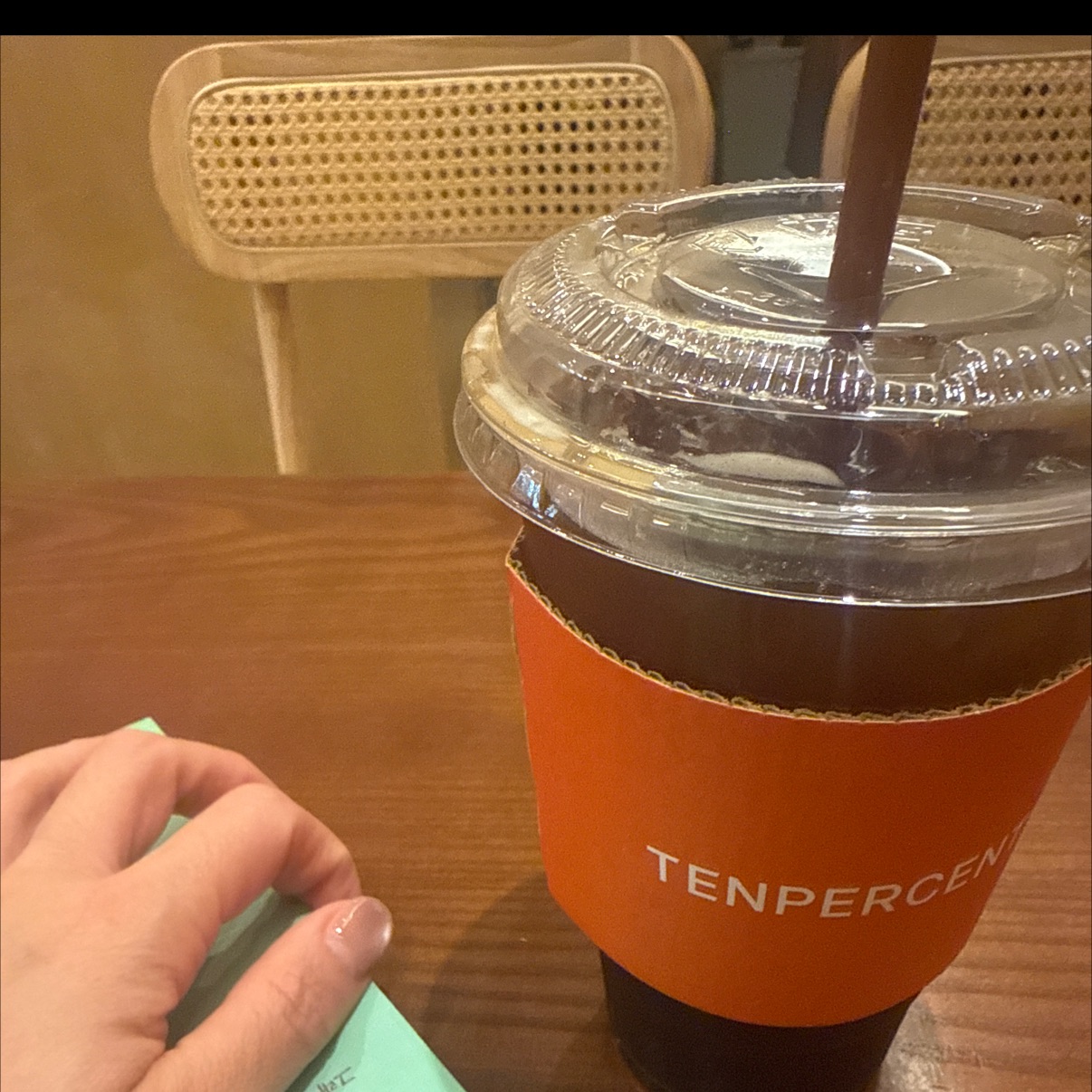 책이 많이 구비되어있어요 
책읽기 좋