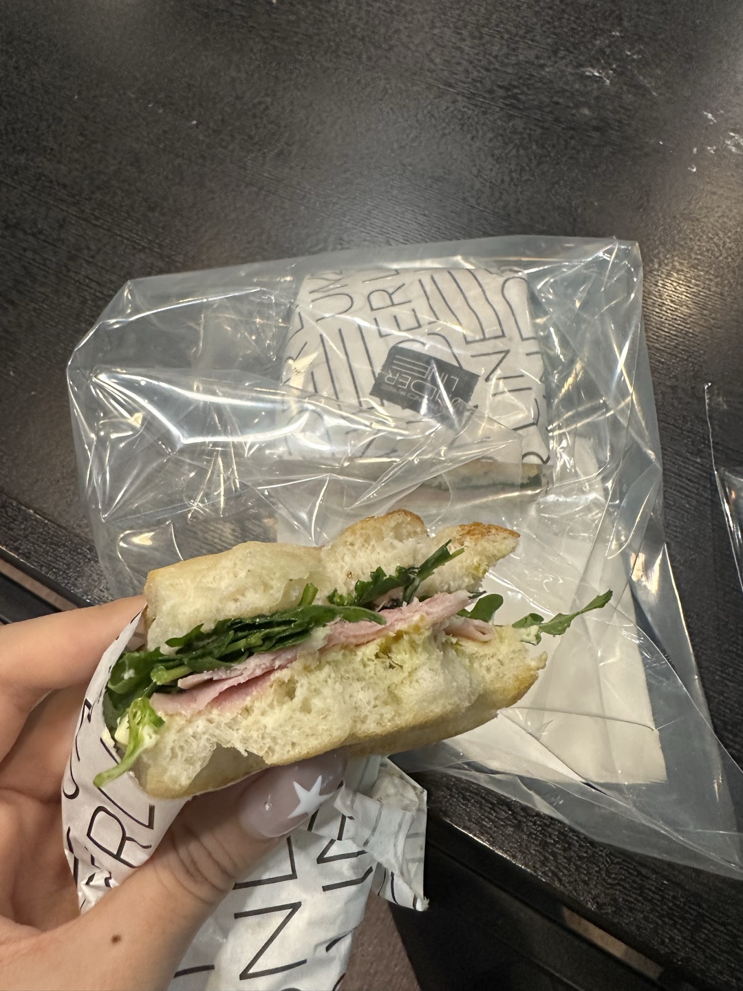 잠봉 트러플 포카치아 맛있어요! 크림