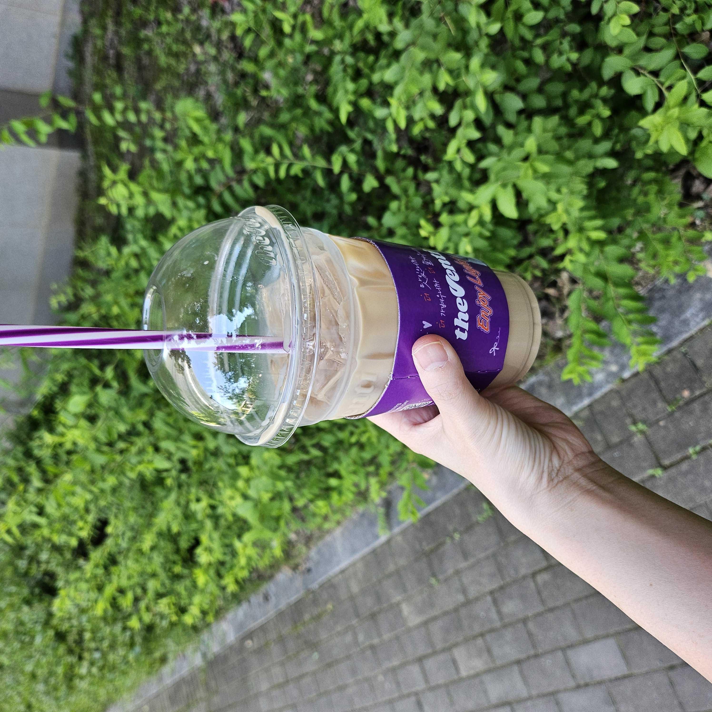 연유라떼 달콤하고 시원해요♡