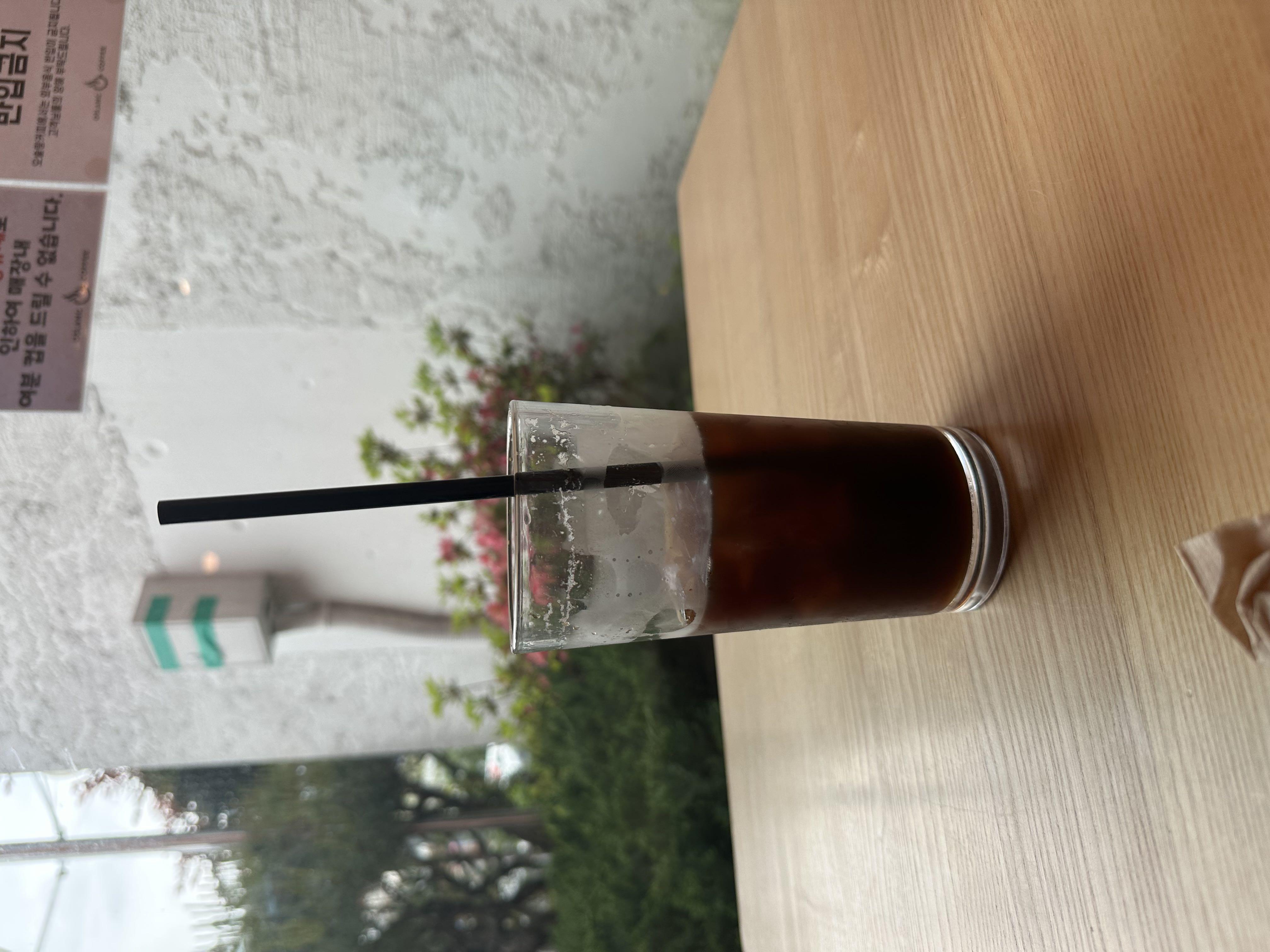 카페분위기는좋은데 .. 커피맛이… 없