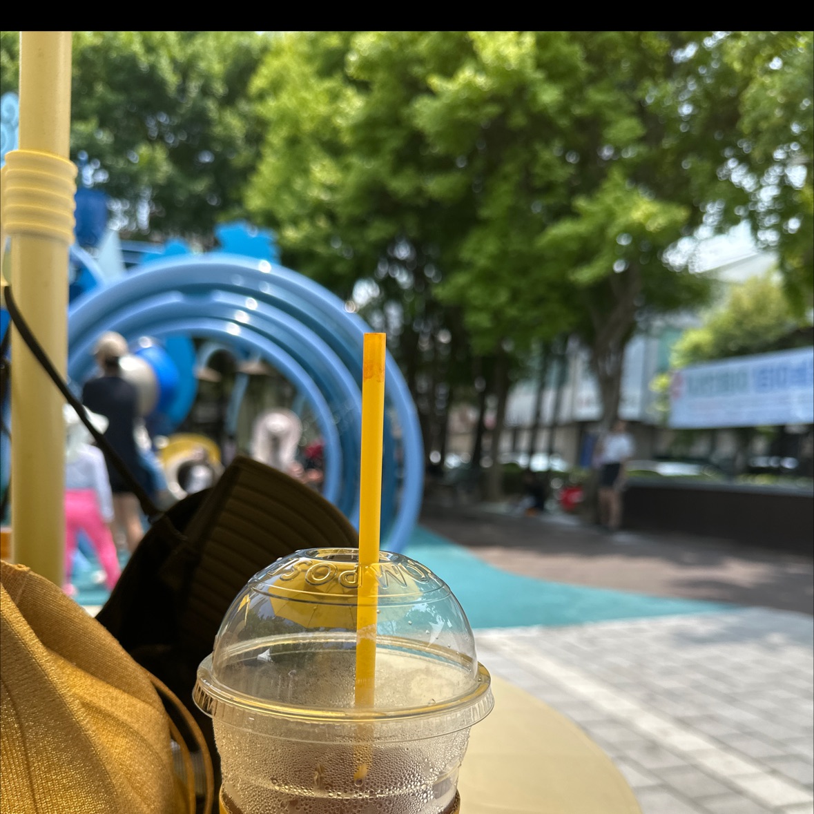 맛있어요
물놀이터앞이라 편리해요