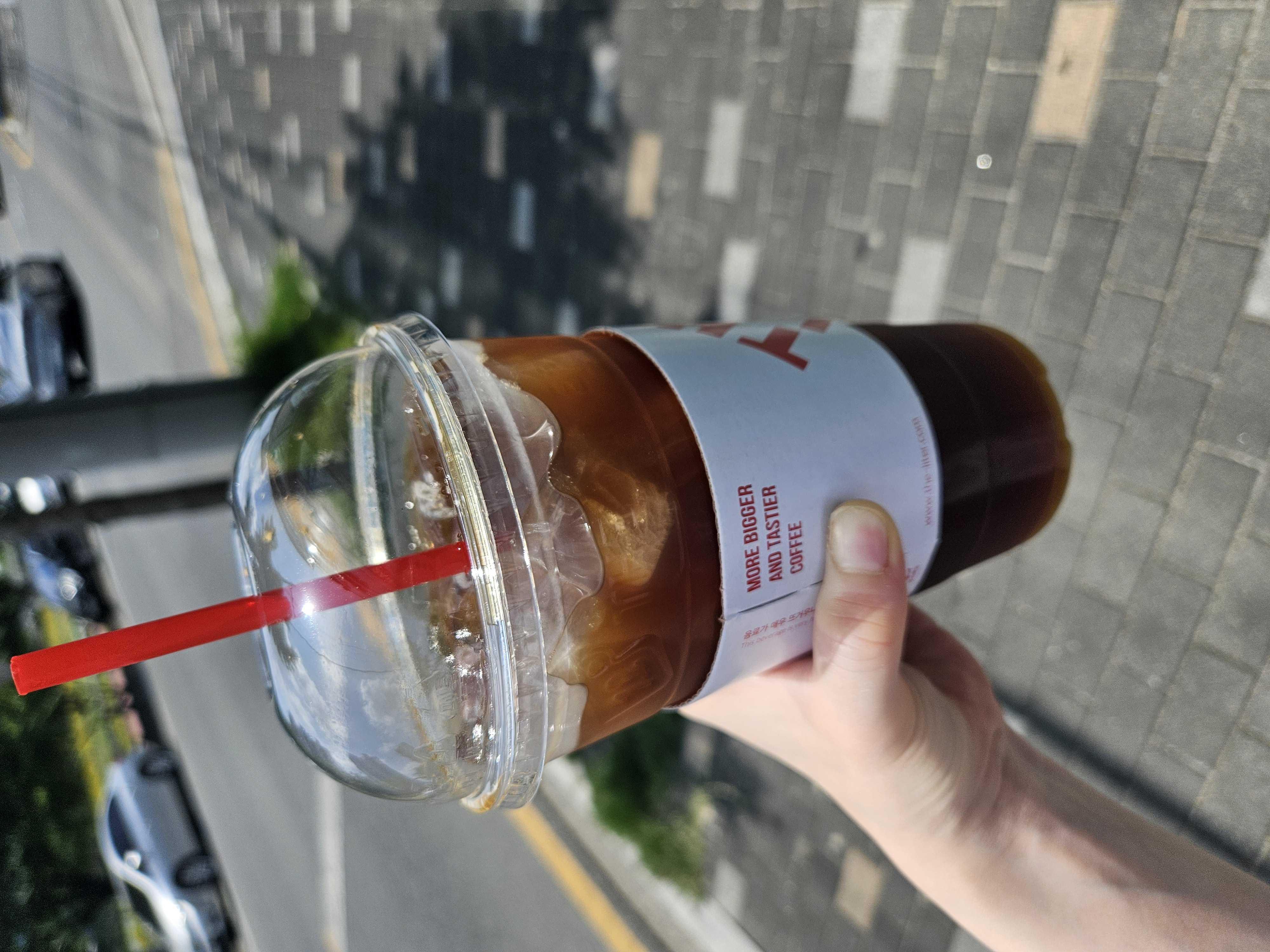 주문하고 앞에서 기다리는데 앞에 매장