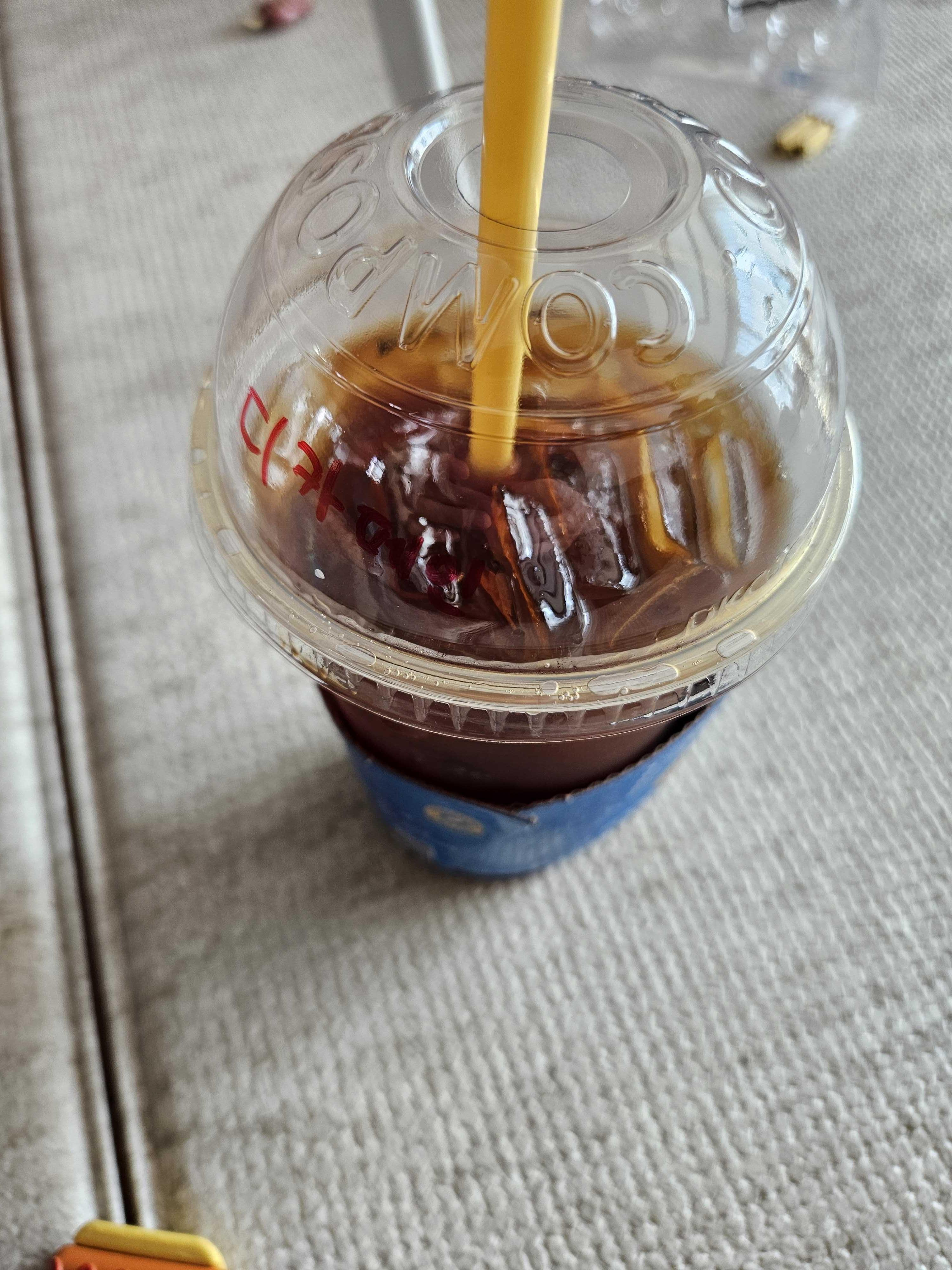 디카페인 카페라떼를 주문했는데 아메리